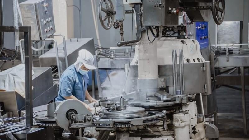 Eurozone Manufacturing Shows Resilience Amid December Decline - Eurozone Industrial Upturn To Continue Despite December Dip