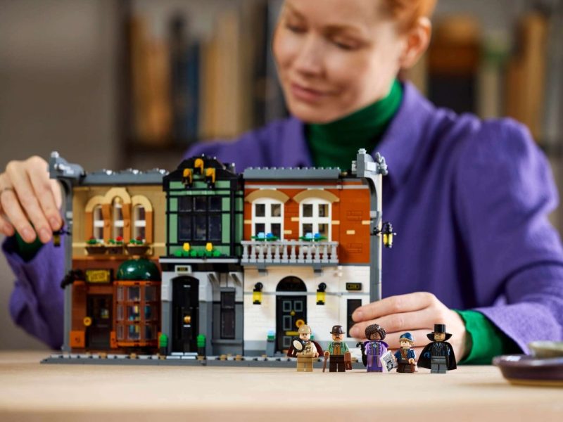 LEGO Unveils $130 Sherlock Holmes Book Nook Set for Fans - LEGO Finally Built The $130 Sherlock Holmes Set Fans Needed