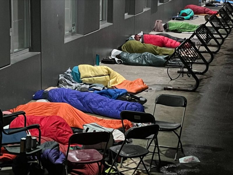 North Vancouver Students Brave the Cold for Homeless Youth - North Vancouver Students Sleep Outside To Raise Nearly $10K For Homeless Youth