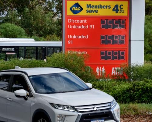 Albanese Government Faces Pressure Over Rising Fuel Costs - Albanese Urged To Help Australians Struggling With Fuel Crisis, As NZ Offers First-of-its-kind Cash Relief 