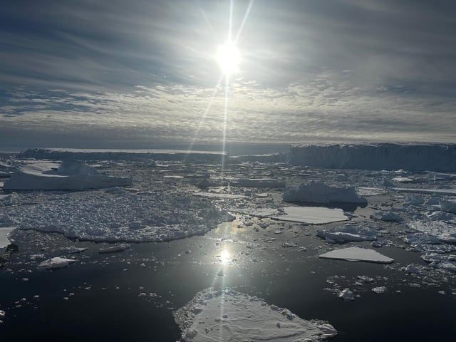 Antarctica's Ice Loss Surges: Area Larger than Los Angeles