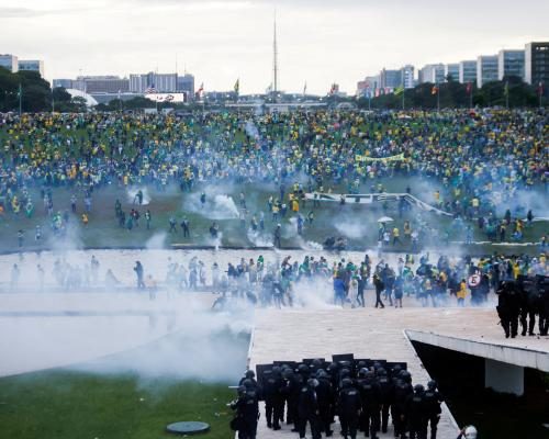 Argentina Grants Asylum to Brazilian Rioter, Influencing Elections - Argentina Grants Asylum To Brasília Rioter In Move That May Sway Brazil Vote