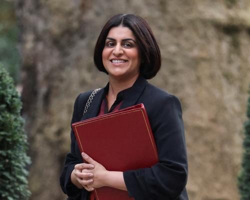 UK Asylum Seekers Awaiting Claims May Soon Work - Asylum Seekers Waiting Over A Year For Claim In UK May Be Allowed To Work Under New Measures