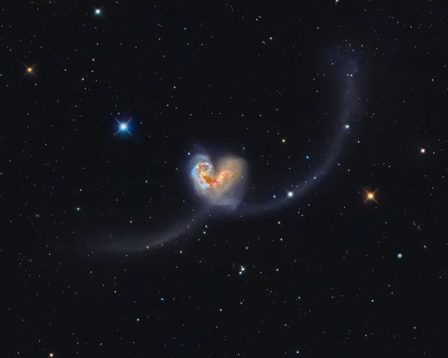 Astronomical Snapshot Reveals Heart-Shaped Collision of Galaxies