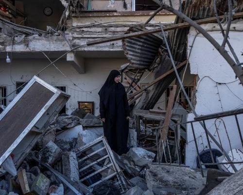 Iran Escalates Conflict with Strikes on US Bases Amid Peace Talks - Middle East Crisis Live: Iran Launches Strikes On US Bases In Gulf; Oil Prices Drop After Trump ‘peace Plan’ Report