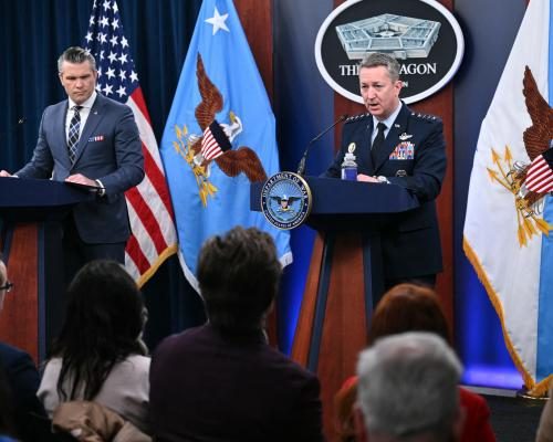 US Troops Mobilize as Pentagon Plans Ground Operations in Iran - Pentagon Reportedly Preparing For Weeks Of Ground Operations In Iran