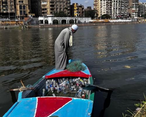 Nile Fisherman Turns to Plastic Collection Amid Declining Fish Stocks - ‘The Fish Fled’: Nile Fisherman Earning More From Collecting Plastic Than Fish