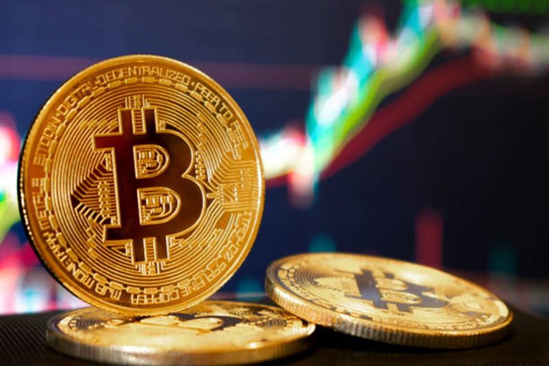 Bitcoin Long-Term Holders Signal Possible Capitulation - Bitcoin LTH SOPR Indicates Concerning Capitulation Levels — What Does This Mean For Price?