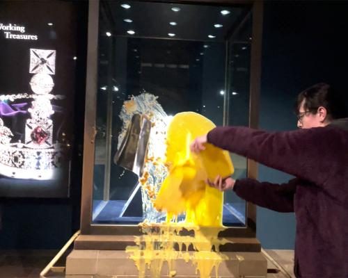 Manchester Police Detain Activists Planning Store Heist - Civil Resistance Activists Detained In Manchester Over Alleged Plan To Raid High-end Stores