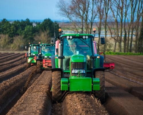 Fertilizer CEO Warns of Global Food Crisis Amid Iran Conflict - Global Food Supplies Could Be Badly Hit If Iran War Drags On, Says Fertiliser Boss
