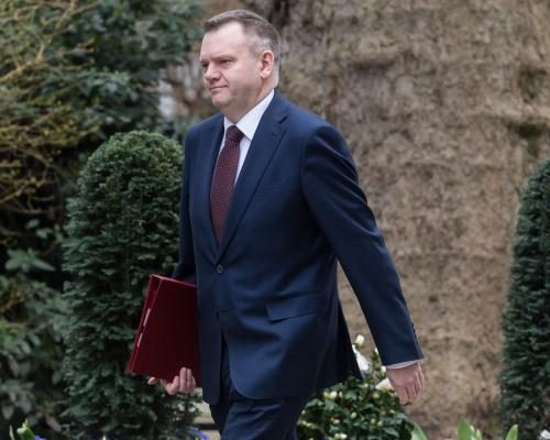 Tensions Rise Over University Fees Amid UK-EU Reset Talks - Row Over University Fees Shows UK’s ‘reset’ With EU May Not Be So Simple