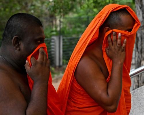 Sri Lankan Police Seize 110kg of Cannabis from Monks - Sri Lanka Police Arrest 22 Buddhist Monks After 110kg Of Cannabis Found In Luggage