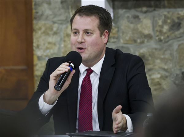 Toledo Airport Management Change Urged for Future Growth - To The Editor: Toledo Airport Needs Dedicated Leadership