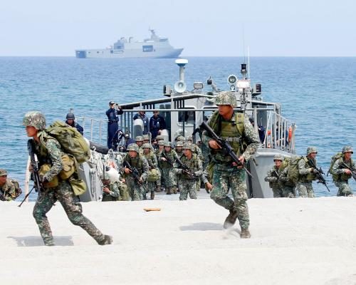 Trump Faces Pressure as Iran Ceasefire Nears Expiration - With The US-Iran Ceasefire About To Expire, Could Trump Put Boots On The Ground? 