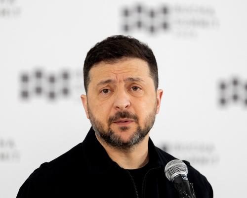 Zelenskyy Engages US Negotiators for Ukraine Peace Talks - Zelenskyy To Talk With US Negotiators About War With Russia After Easter Ceasefire Proposal – Europe Live 
