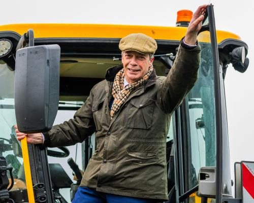 Reform UK's £200,000 Boost Fuels JCB Pothole Machine Advocacy - Dig Deep! Reform Frontbench Promotes JCBs After £200,000 Donation From Firm