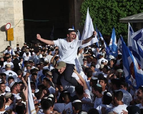 Israeli Nationalists Rally in Jerusalem Amid Rising Tensions - ‘God Gave Us This City’: Israeli Nationalists Join Jerusalem Day Protest To Mark City’s Capture