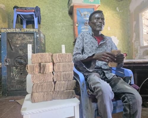 Somali Shilling Crisis: Currency Collapse Hits the Poor Hard - âItâs Like We Went Bankrupt Overnightâ: Poorest Somalis Suffer As Piles Of Worthless Shillings Mount Up