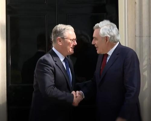Starmer Enlists Brown and Harman Amid Leadership Crisis - Starmer Brings In Gordon Brown And Harriet Harman To Ease Pressure On Him To Resign