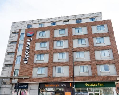 Starmer Urges Travelodge to Address Security Protocols After Assault - Starmer Tells Travelodge Boss To Engage With MPs Over Sexual Assault Case