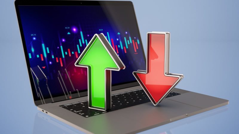 Louis Navellier Highlights Opportunities in Small-Cap Stocks - Warren Buffett Can’t Make This Trade. You Can.