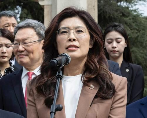 Xi Jinping Meets Taiwan's KMT Leader in Historic Dialogue - Xi Tells Taiwan Opposition Leader People On Both Sides Of Strait Are Chinese In Rare Meeting 