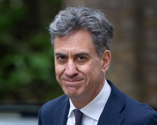 Labour MPs Pressure Miliband for Leadership Challenge Amid Crisis - MPs From Labour’s Left To Urge Ed Miliband To Consider Leadership Bid