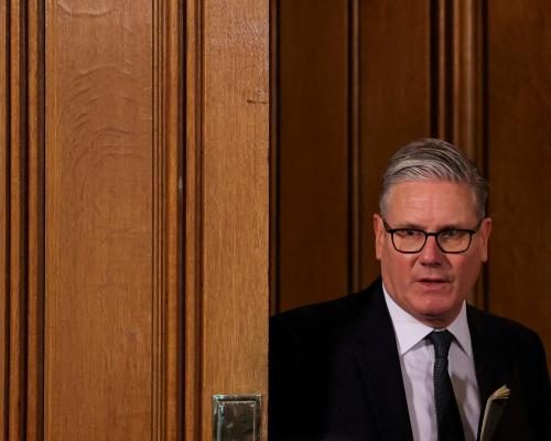 Starmer Stands Firm Amid Leadership Calls After Election Losses - Starmer Tells Cabinet He Will Not Quit Without Leadership Challenge