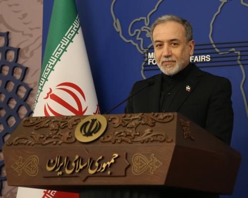 Iran Accuses Gulf States of Covertly Supporting US Attacks - Gulf States May Be Covertly Encouraging Attacks By US, Iran Foreign Minister Says 