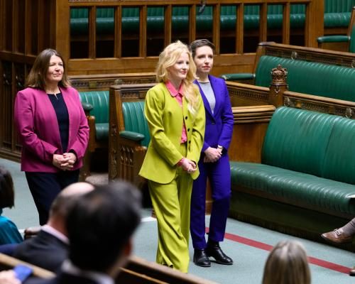 Labour MPs Eye Defection to Greens Amidst Political Turmoil - Several Labour MPs In Talks With Greens About Defecting To The Party, Sources Say