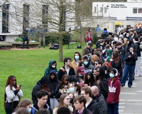 Meningitis B Outbreak in Kent Claims Lives, Sparks Vaccination Rush - Thursday Briefing: The Largest Cluster Of Cases In A Generation – What’s Behind The Meningitis B Outbreak? 