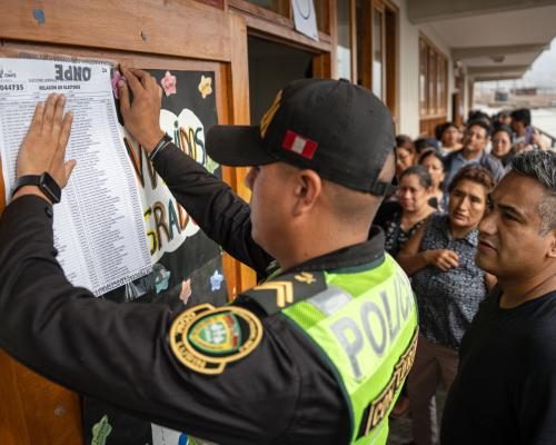 Peru's Presidential Voting Extended Amid Polling Chaos - Peru Extends Voting For President Into Monday After Chaos At Polling Stations