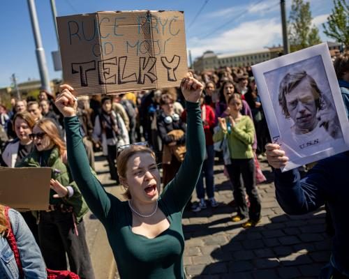 Czech Journalists Mobilize Against Government's Funding Overhaul - Czech Journalists Threaten To Strike Over Plan To Scrap Licence Fees