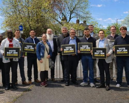 Richard Tice's Campaign Photo Sparks AI Manipulation Debate - Is Richard Tice’s Picture AI-manipulated? Here Are Five Giveaways