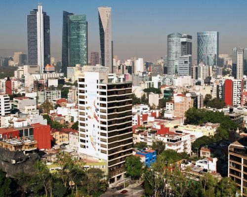 Mexico City Club's $300 US Entry Fee Taps Local Anger - Mexico Nightclub’s $300 Cover Charge For US Citizens Captures Popular Mood